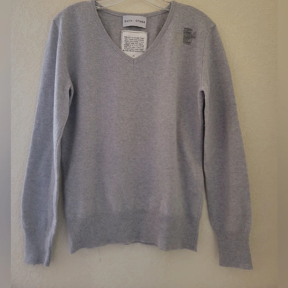 Each x Other Sweater Gray Patched 100% Cashmere Relaxed Fit V-neck Size XS - Picture 1 of 13